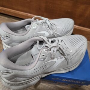 Brooks Womens Ghost Running Shoes